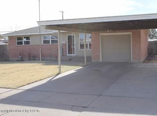 1918 Grinnell Dr, Perryton, TX 79070