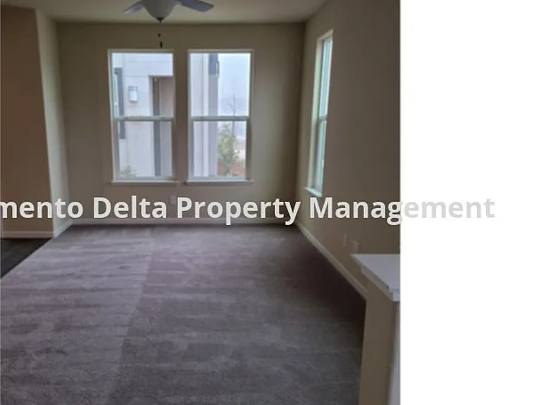 4451 Ocean Ln — Photo 8