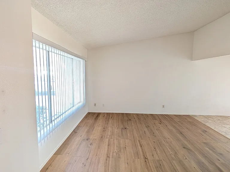 56280 Buena Vista Dr #6 — Photo 3