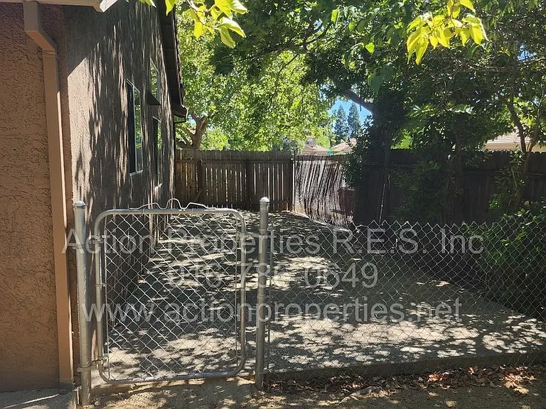 1057 Shenencock Way — Photo 28