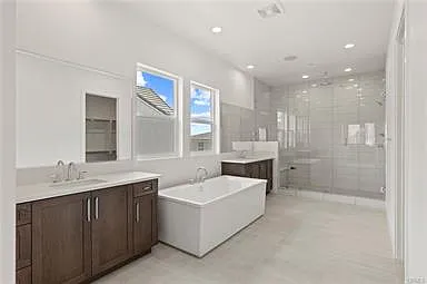 20568 Edgewood Ct — Photo 2