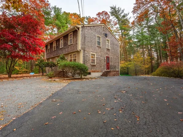 73 White Oak Run, Dartmouth, MA 02747