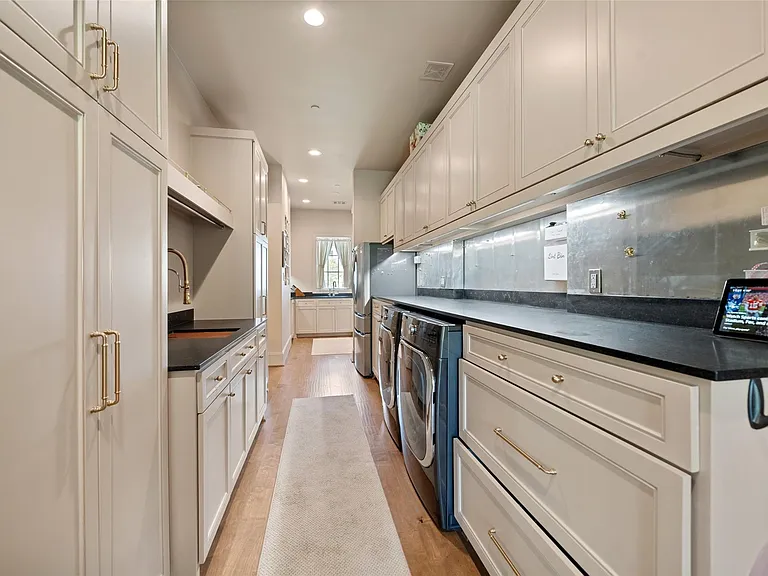 1110 Lone Star Dr — Photo 11
