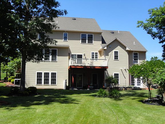 3rd image of 1260 Woodberry Dr