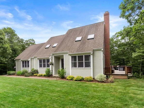 8 Anne Lane, Bourne, MA 02532