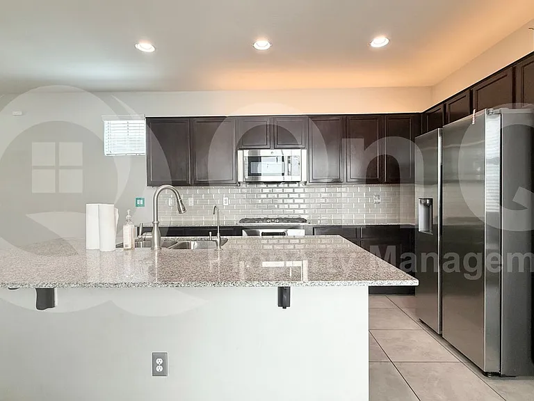 3713 E Robert St — Photo 6