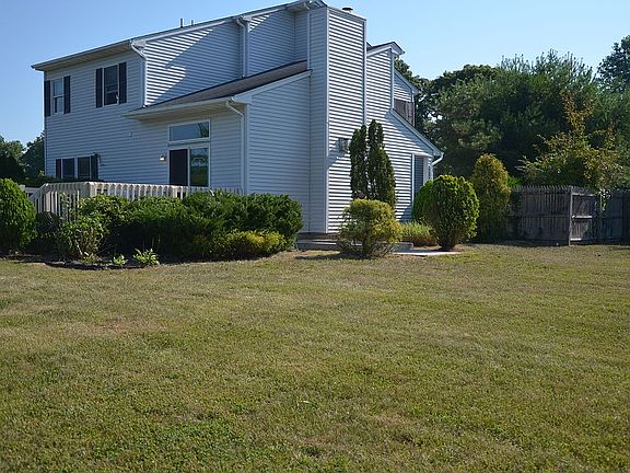 2nd image of 54 Locust Ave