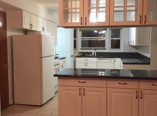 905 Michigan St, Wheaton, IL 60187