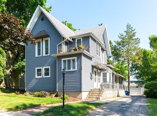 210 Oregon Ave #1, Dundee, IL 60118