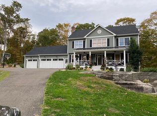 10 Old Barn Ln, Guilford, CT 06437