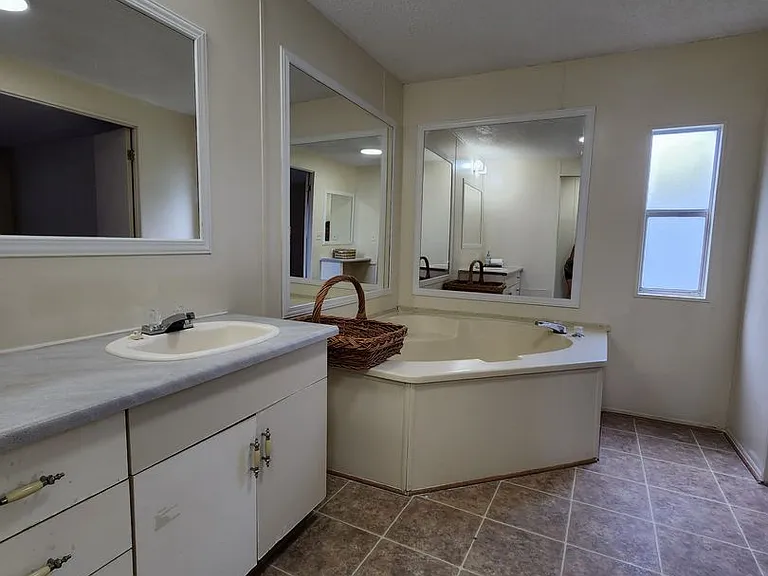 1022 Linda Ln — Photo 30