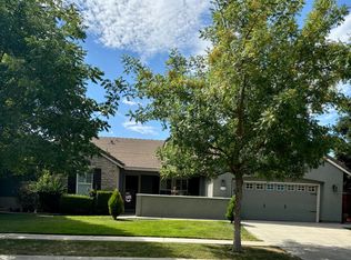 1060 Bronco Dr, Plumas Lake, CA 95961