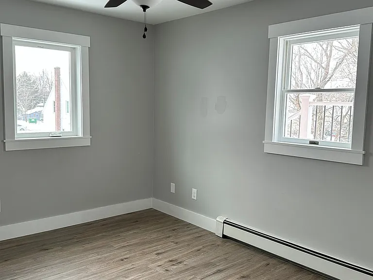 34 Windsor St #1 — Photo 8