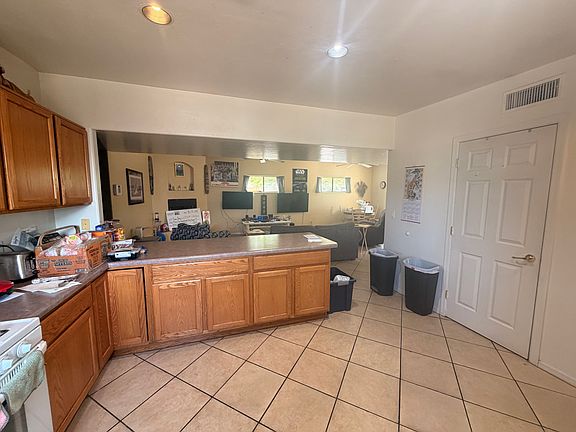 2nd image of 1223 E Blacklidge Dr