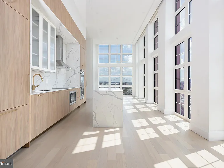 1099 Germantown Ave #PHB — Photo 2