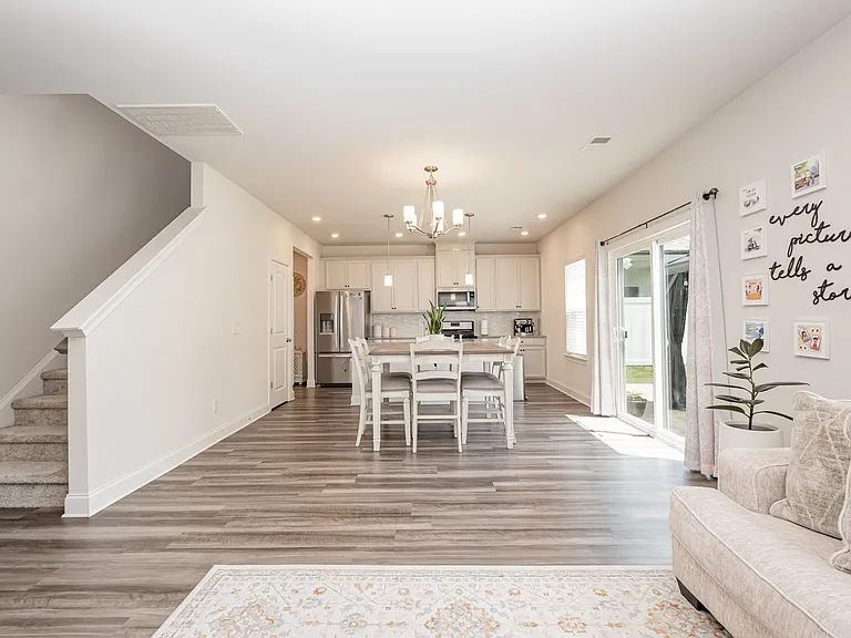 1063 Holland Ridge Way — Photo 8