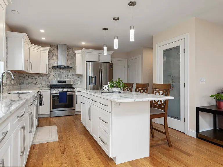 11 Dylan Dr — Photo 9