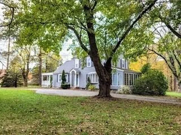 1489 Pippin Orchard Rd, Cranston, RI 02921