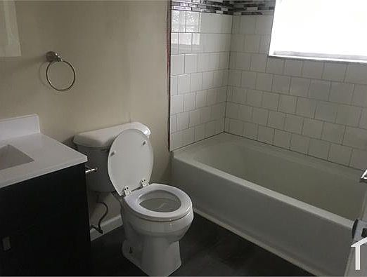 4th image of 648 Whitlock Ave #2