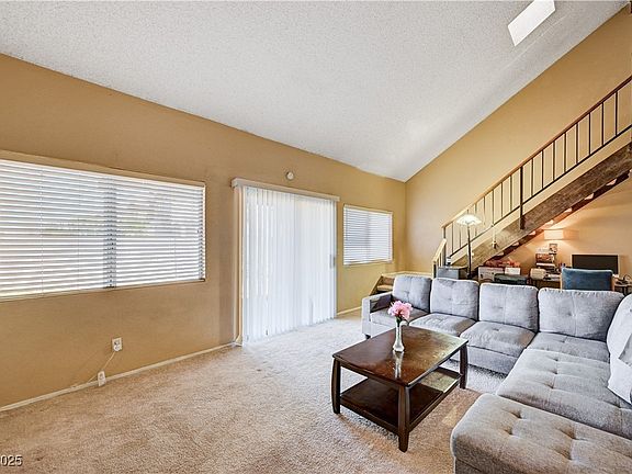 3rd image of 3926 Tatiana St