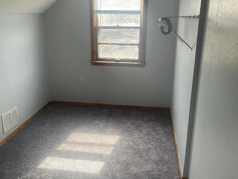 1172 Maryland Ave E #1 — Photo 7