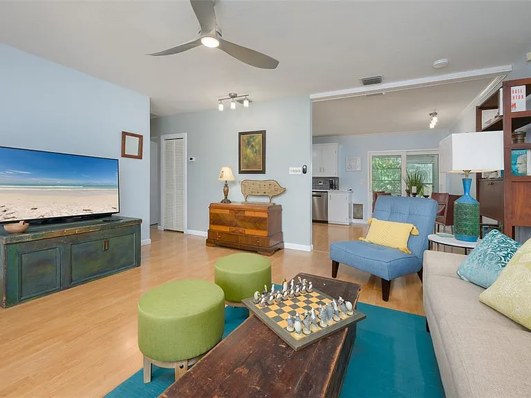 3801 Helene St — Photo 10