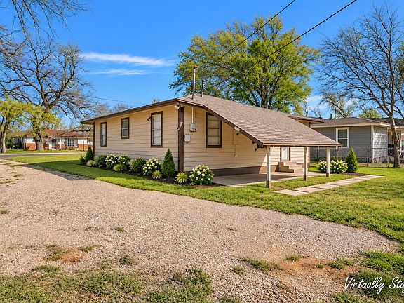 3rd image of 915 Faulkner Ln
