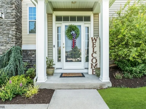 18 Blazingstar Way, Allamuchy Twp., NJ 07840