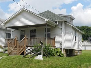 210 Hazel Ave, Ellwood City, PA 16117