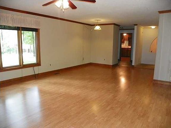 4th image of 107 Southill Dr