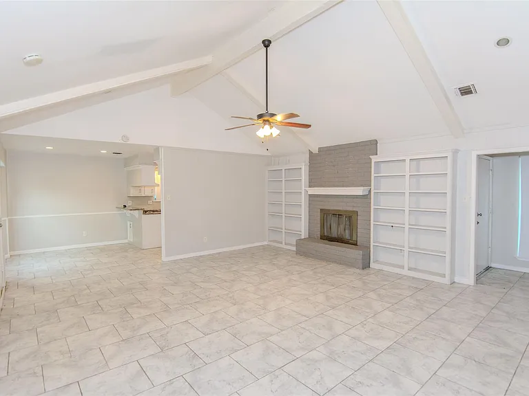 116 White Cedar St — Photo 2