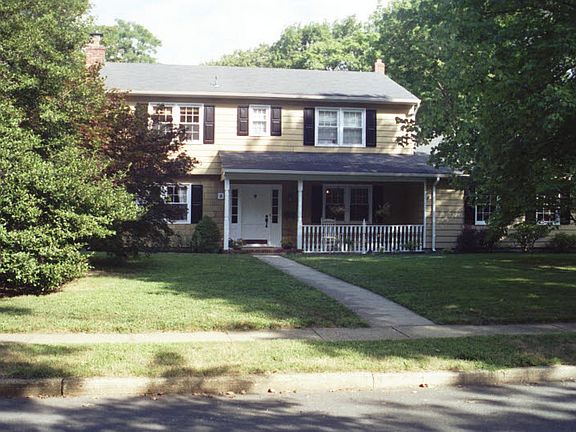 superb cul-de-sac location