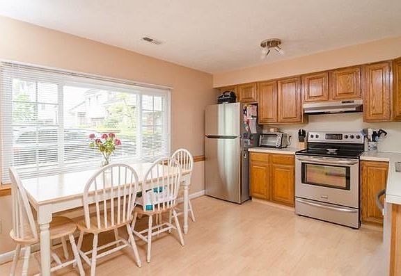5th image of 171 Tall Oaks Dr Unit D