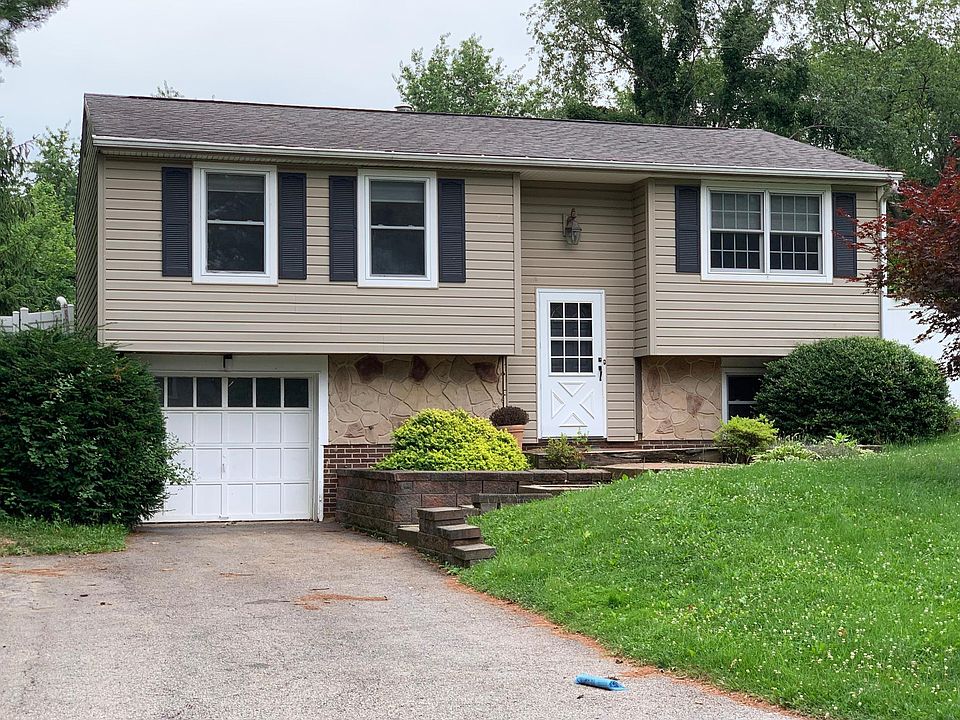 1st image of 113 Wayne Dr