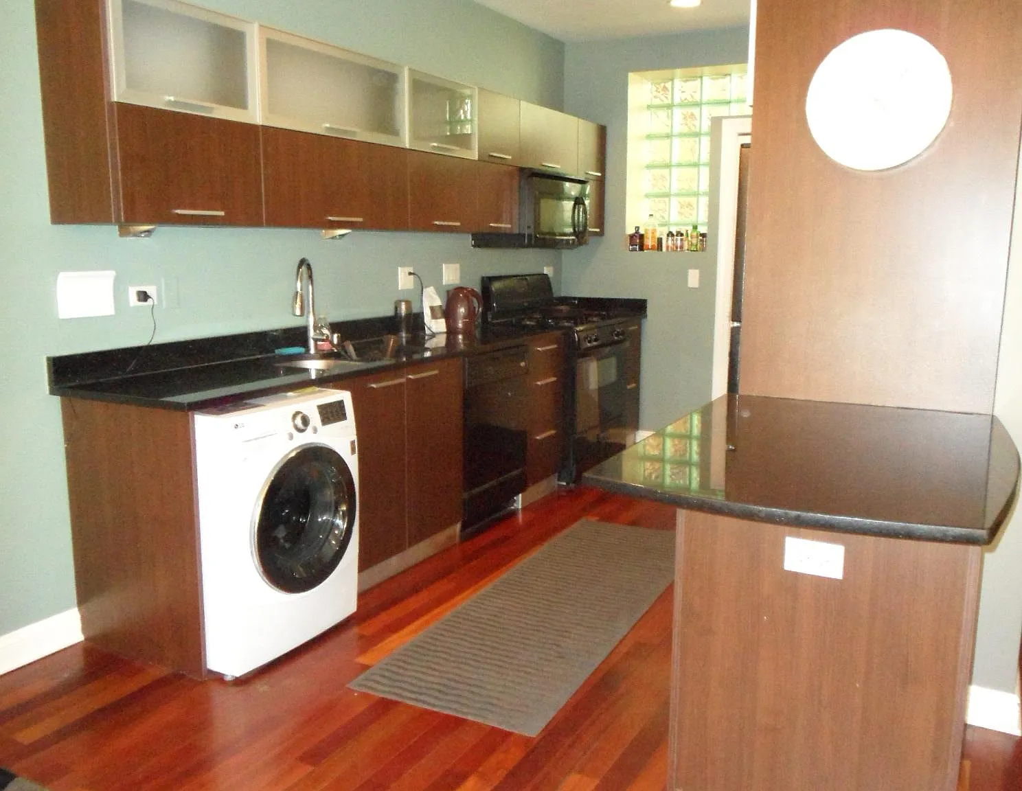 1 bed, 750 sqft, $1,700 — Photo 3