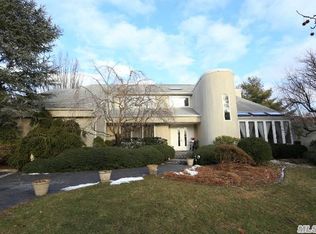 1 Hunters Run, Woodbury, NY 11797