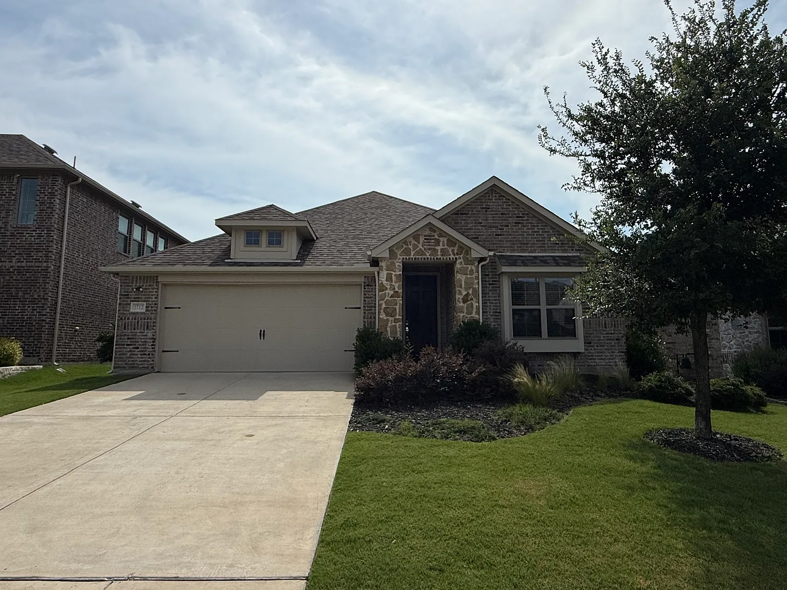 3 bed, 1800 sqft, $2,395 — Photo 2