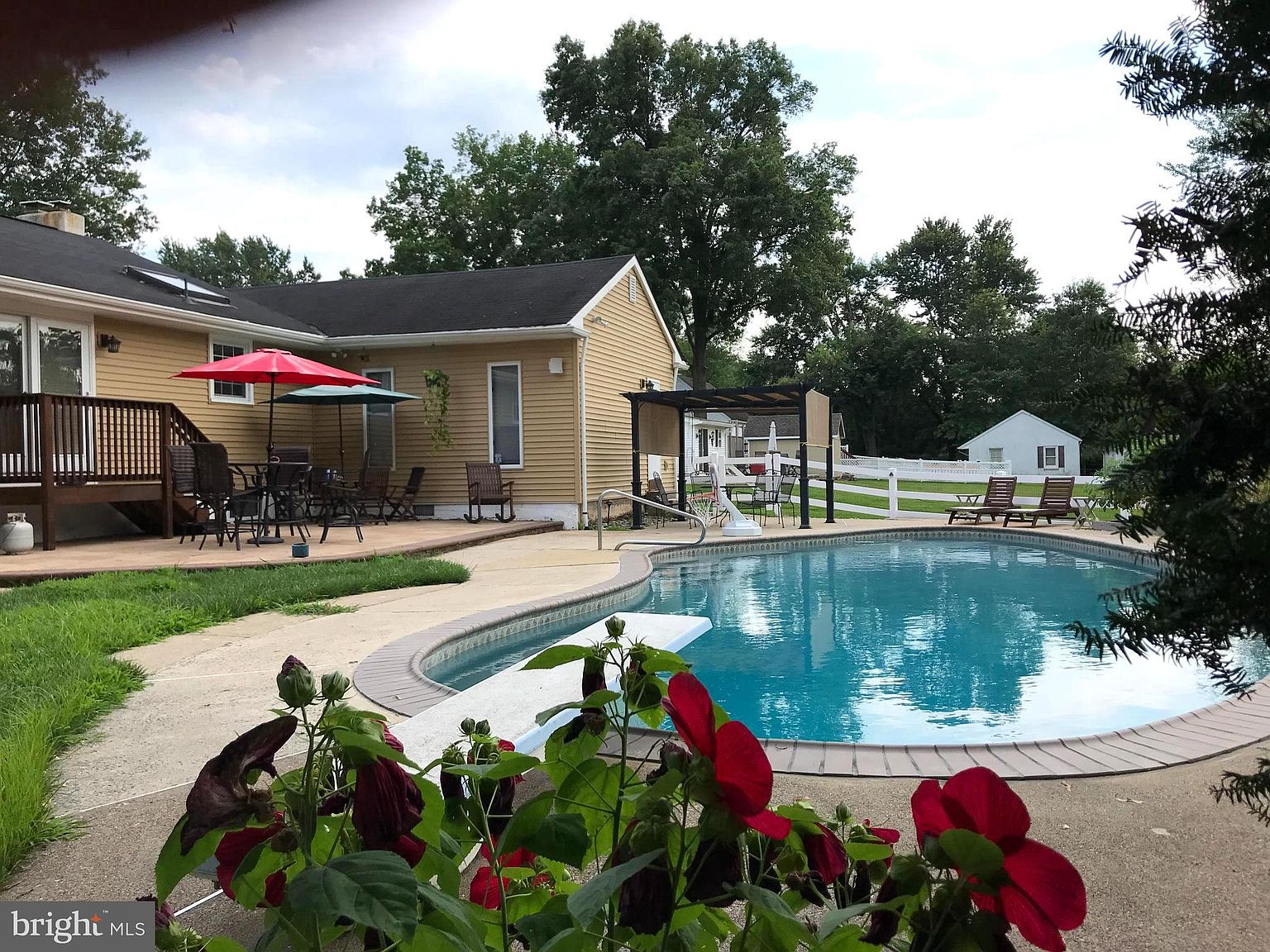 207 Pennsylvania Ave, Chalfont, PA 18914 Zillow