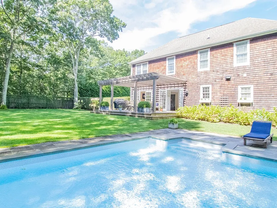 447 Wainscott Harbor Rd