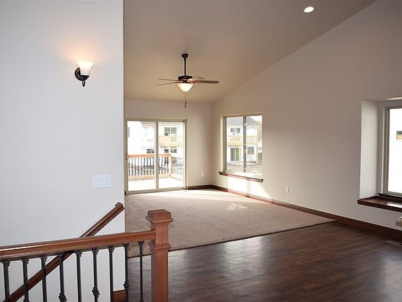 5th image of 1335 Twin Leaf Ave