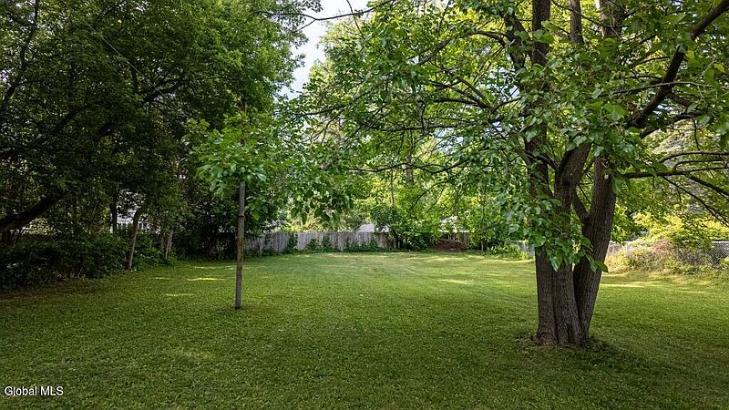 5th image of 128 Putnam Road