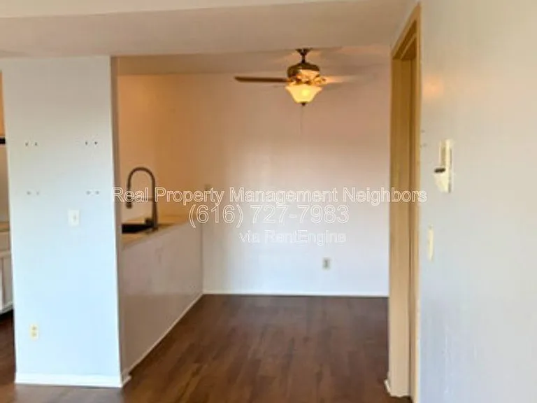 4326 Norman Dr SE — Photo 9
