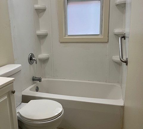 2nd image of 183 Fairfield St Floor 2