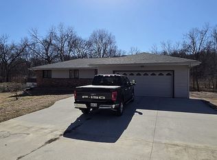 22353 Pioneer Trl, Council Bluffs, IA 51503