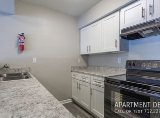 4106 Hackberry St #1606, Clute, TX 77531