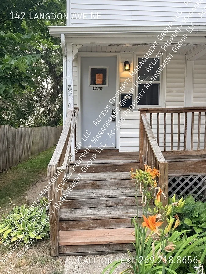 Houseman Field Neighborhood Large One Bedroom — Photo 1