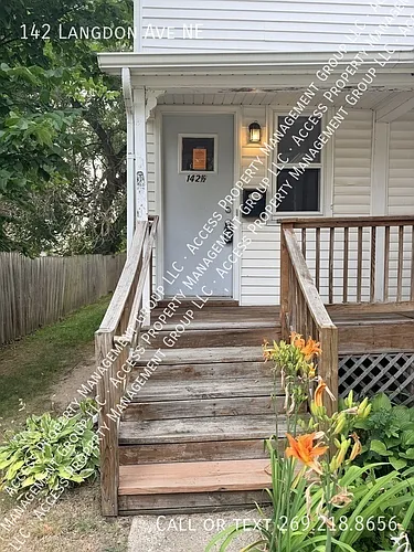 142 Langdon Ave NE Photo 1