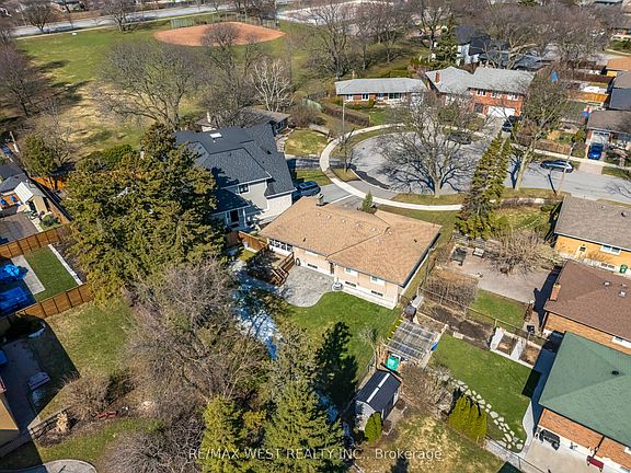 3rd image of 6 Prentice Ct