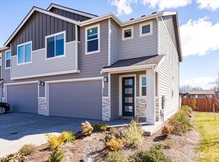 320 SW Ballast Way, Oak Harbor, WA 98277