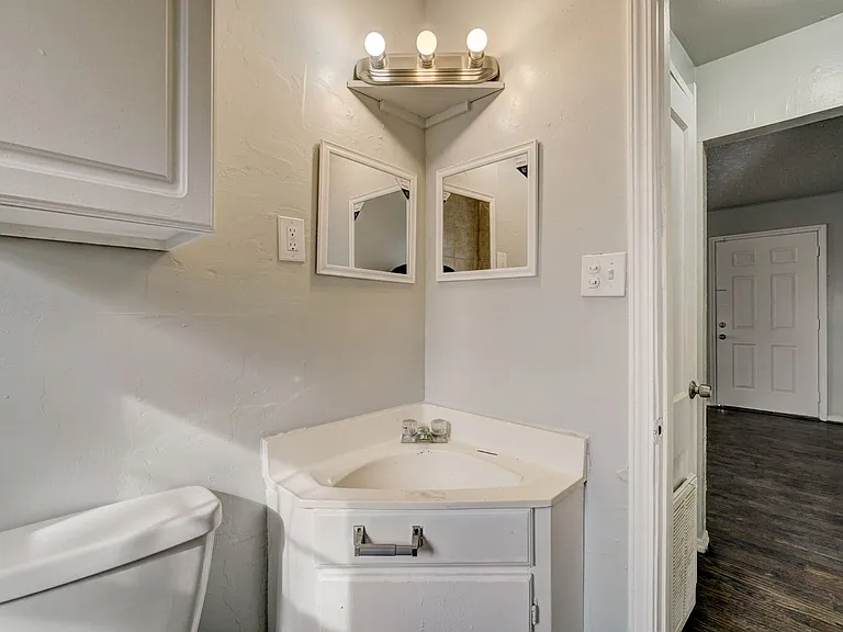 3900 Mallard Dr — Photo 11